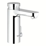 Kromirana samozatvarajuća miješalica za umivaonik Grohe Eurosmart Cosmopolitan T s tehnologijom Grohe EcoJoy.