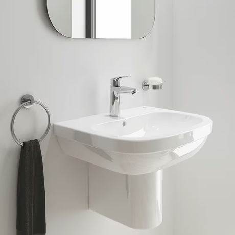 Kromirani miješalica za umivaonik Grohe Eurosmart New s ručicom i štedljivim protokom 5,7 l/min.