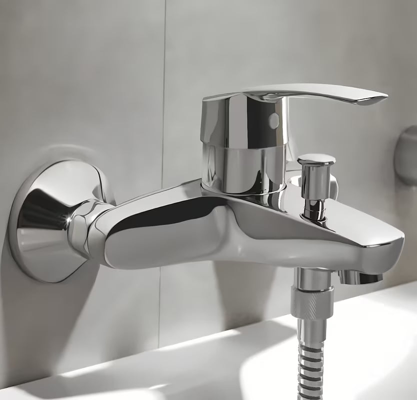 Kromirana jednoručna baterija zidna miješalica za kadu Grohe Eurosmart New s preklopnikom kada tuš