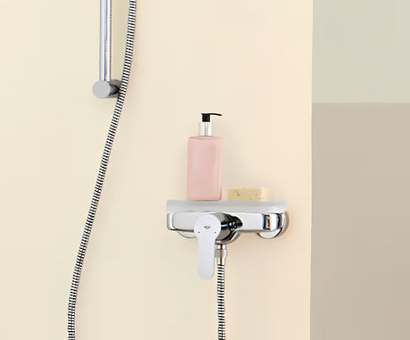 Kromirana zidna jednoručna baterija miješalica za tuš Grohe Eurostyle Cosmopolitan s tehnologijom Grohe SilkMove