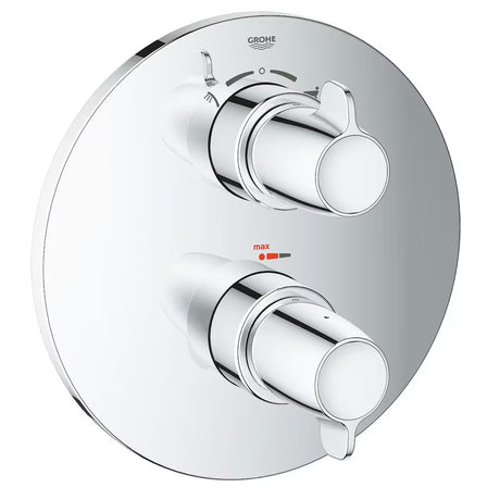 Podžbukna termostatska miješalica za tuš Grohe Grohtherm u krom izvedbi.