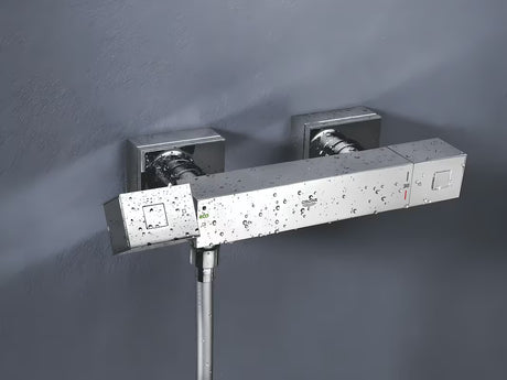 Termostatska miješalica za tuš Grohe Grohtherm Cube u krom izvedbi s četvrtastim dizajnom
