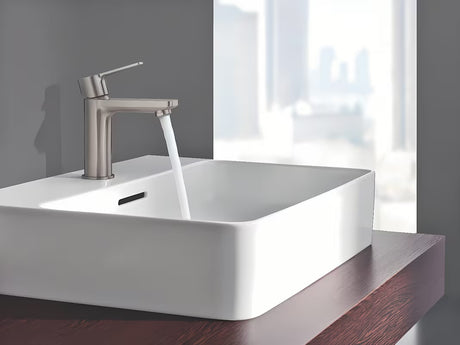 Umivaonička jednoručna baterija slavina Grohe Lineare u izvedbi supersteel s click‑clack-odvodom i s kratkim izljevom