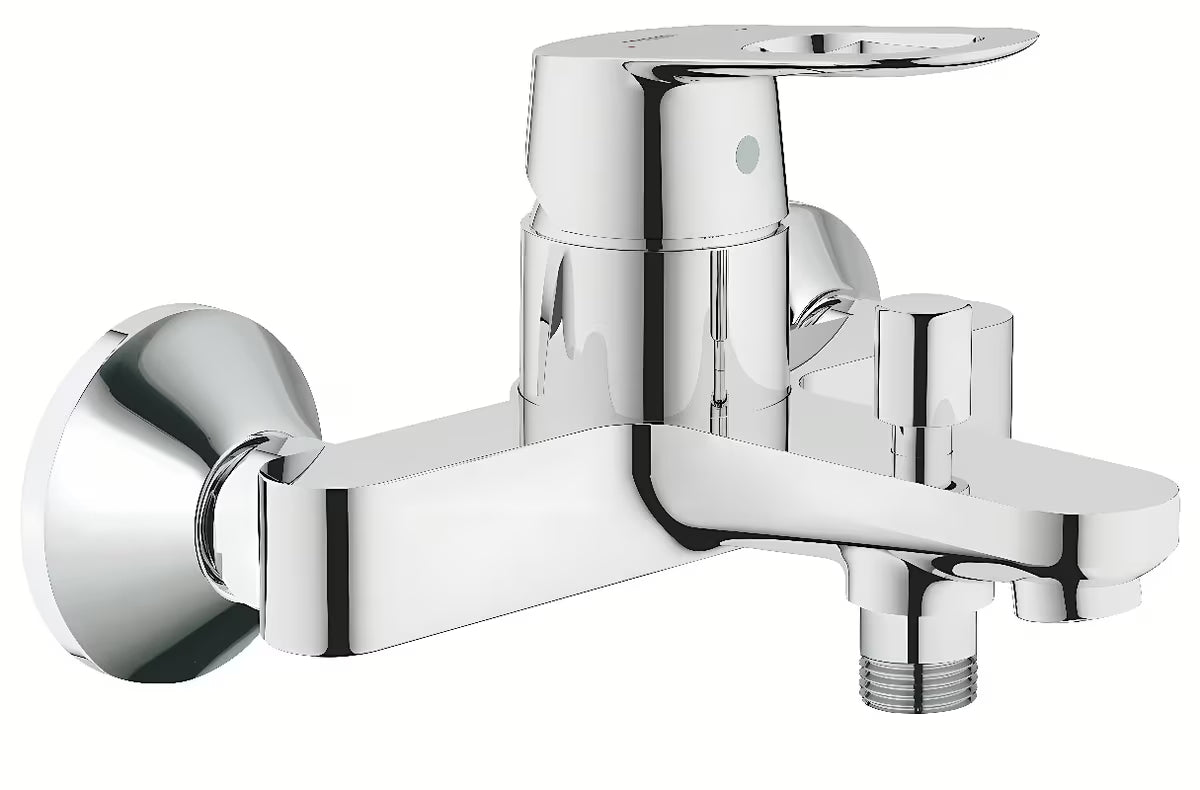 Kromirana zidna jednoručna baterija miješalica za kadu Grohe bauloop s automatskim prebacivanjem kada/tuš.