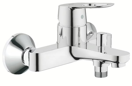 Kromirana zidna jednoručna baterija miješalica za kadu Grohe bauloop s automatskim prebacivanjem kada/tuš.