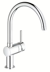 Kromirana miješalica za sudoper Grohe Minta s okretnim C izljevom pro za udobno korištenje u kuhinji.