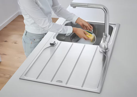 Kromirana miješalica za sudoper Grohe Minta s visokim L-izljevom i izvlačnim tušem