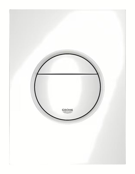 Bijeli vodokotlić Grohe Nova Cosmopolitan S Alpine White pro podžbukni vodokotlići s dvokoličinskim ispiranjem.