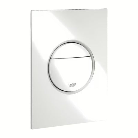 Bijeli vodokotlić Grohe Nova Cosmopolitan S Alpine White pro podžbukni vodokotlići s dvokoličinskim ispiranjem.