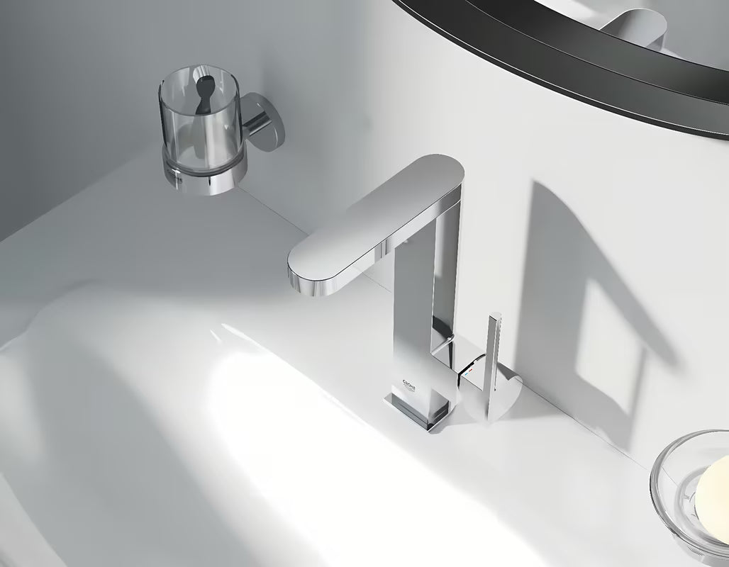 Kromirana miješalica za umivaonik Grohe Plus s visokim izljevom, okretnim izljevom i ručicom