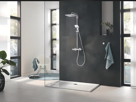 Kromirana nadglavni tuš Grohe Rainshower 310 Mono Cube četvrtastog oblika s načinom rada PureRain.