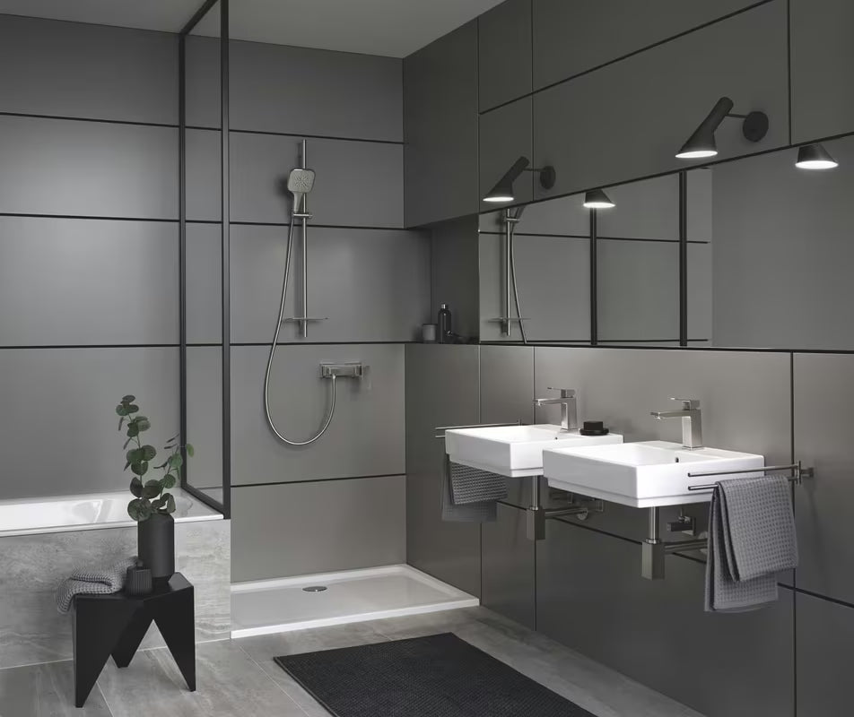 Ručna tuš slušalica Grohe Rainshower 130 SmartActive Cube u obradi supersteel s tri vrste mlaza.