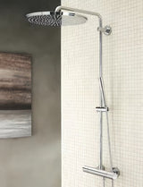 Tuš sustav Grohe Rainshower System s termostatskom miješalicom u krom izvedbi s nadglavnim i ručnim tušem.