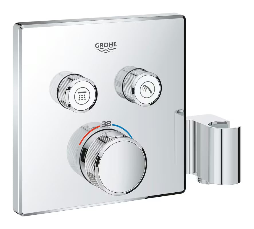 Podžbukna termostatska miješalica za tuš Grohe Grohtherm smartcontrol u kromiranom četvrtastom dizajnu.