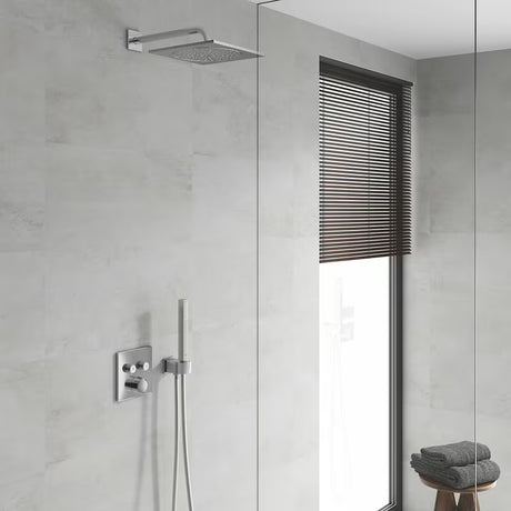 Podžbukna miješalica za tuš Grohe Smart Control u krom izvedbi s upravljanjem smartcontrol i dva izlaza.
