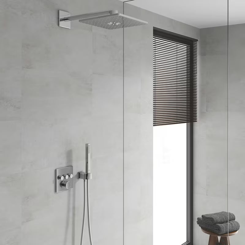 Podžbukni tuš sustav Grohe Smart Control u krom izvedbi s nadglavnom i ručnom tuš slušalicom