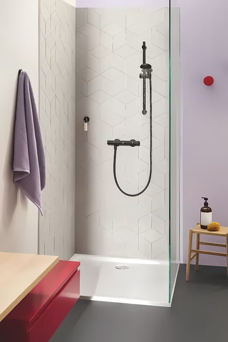 Kromirani metalni kukica Grohe Start Accessories sa skrivenim pričvršćenjem.