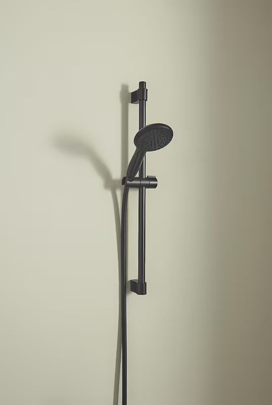 Tuš set Grohe Tempesta 110 u mat crnoj izvedbi s ručnim tušem, tuš šipkom i crijevom