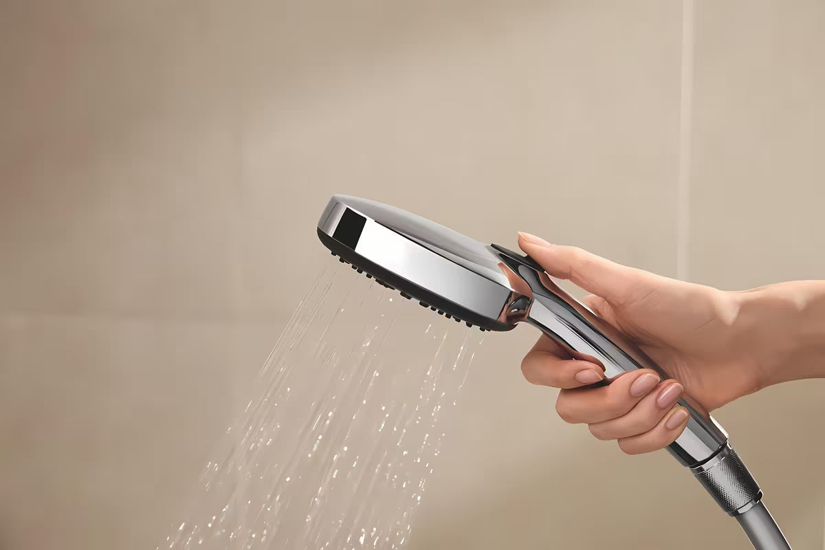 Grohe Vitalio Comfort System tuš sustav s termostatskom miješalicom u krom izvedbi s nadglavnim i ručnim tušem