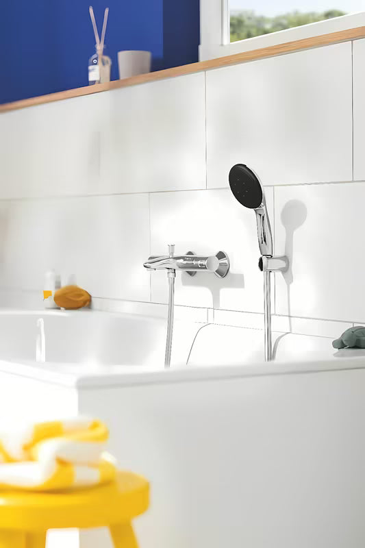 Grohe Vitalio Start set za kadu u krom izvedbi s ručnim tušem, držačem i tuš crijevom 1750 mm.