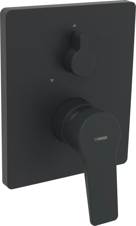 Podžbukna miješalica za tuš Hansa Twist u crnoj mat, četvrtastog dizajna s ručicom