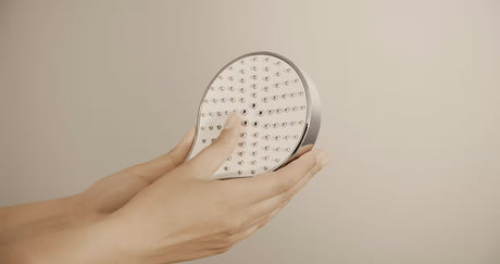 Kromirani set za kadu Hansa Viva s ručnim tušem s tri mlaza i tuš crijevom 1250 mm.