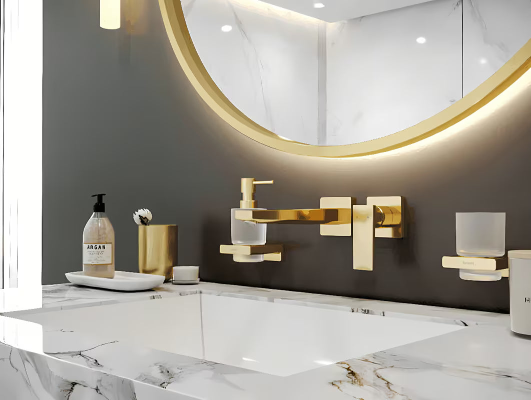 Zidni dozator tekućeg sapuna hansgrohe addstoris u sjajnoj zlatnoj izvedbi sa staklenom posudom