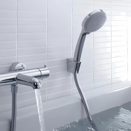 Set za Kadu Hansgrohe Croma 100 u kromu s ručnim tušem 100 mm, držačem Porter 'S i crijevom Isiflex 1,25 m.