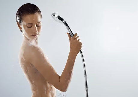 Hansgrohe Croma Select set za kadu u bijeloj i krom izvedbi s ručnim tušem i crijevom