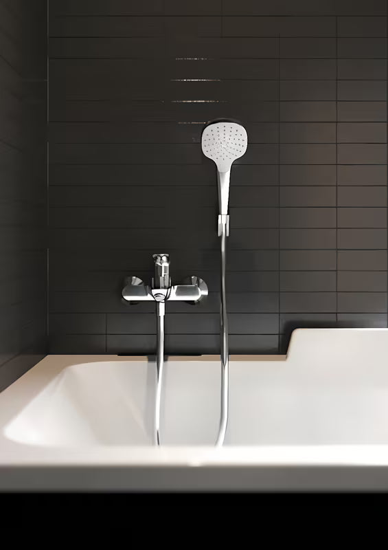 Hansgrohe Croma Select tuš set u bijeloj i krom izvedbi s ručnim tušem, crijevom i držačem
