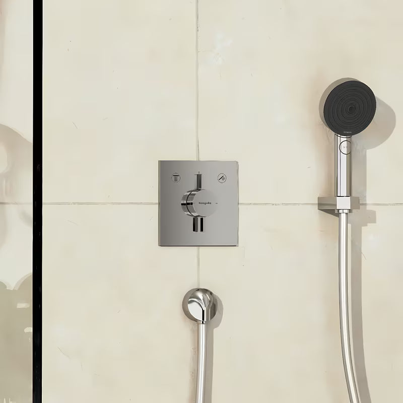 Podžbukna miješalica za tuš Hansgrohe duoturn E u krom izvedbi pro za upravljanje dvama izljevnim mjestima.