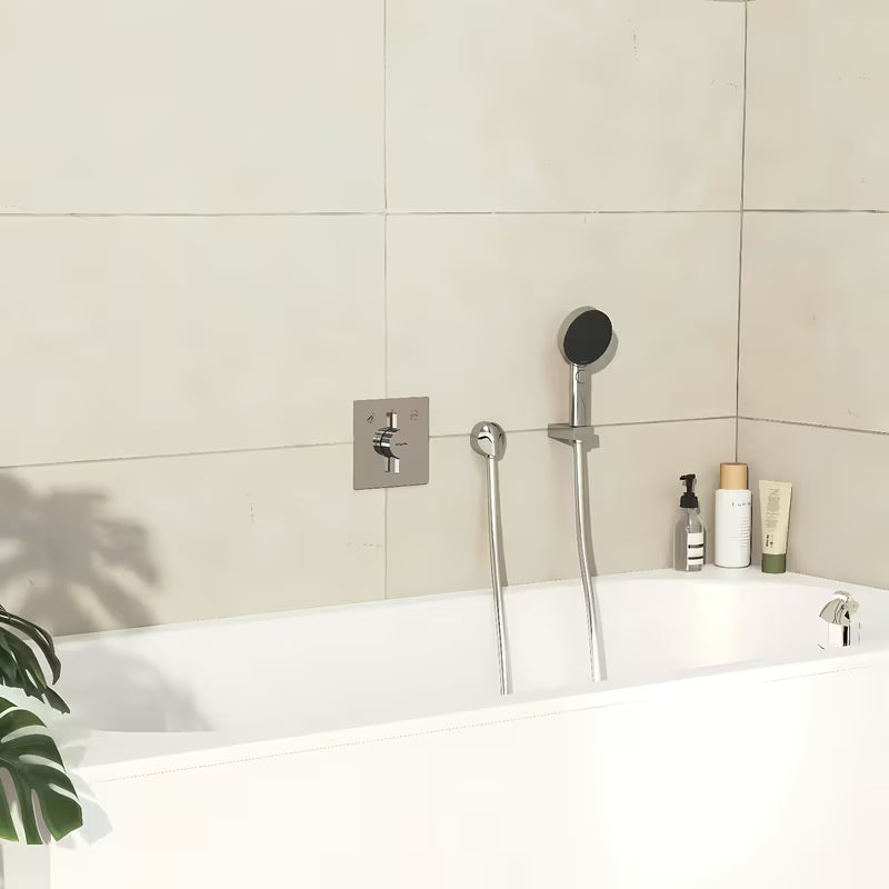 Podžbukna miješalica za tuš Hansgrohe duoturn E u krom izvedbi pro za upravljanje dvama izljevnim mjestima.