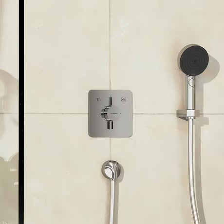 Podžbukna miješalica za tuš hansgrohe duoturn Q u krom izvedbi pro za upravljanje dvama potrošačima