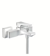 Kromirana jednoručna baterija miješalica za kadu hansgrohe Metropol za zid s preklopnikom između kade i tuša.