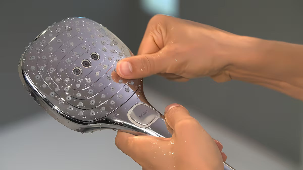 Kromirana ručna tuš slušalica Hansgrohe Raindance Select E 120 s 3 mlaza i tipkom Select