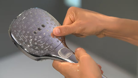 Kromirana ručna tuš slušalica Hansgrohe Raindance Select E 120 s 3 mlaza i tipkom Select