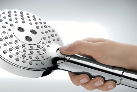 Kromirani set za kadu Hansgrohe Raindance Select S ručnim tušem 125 mm, držačem i crijevom 1,60 m.