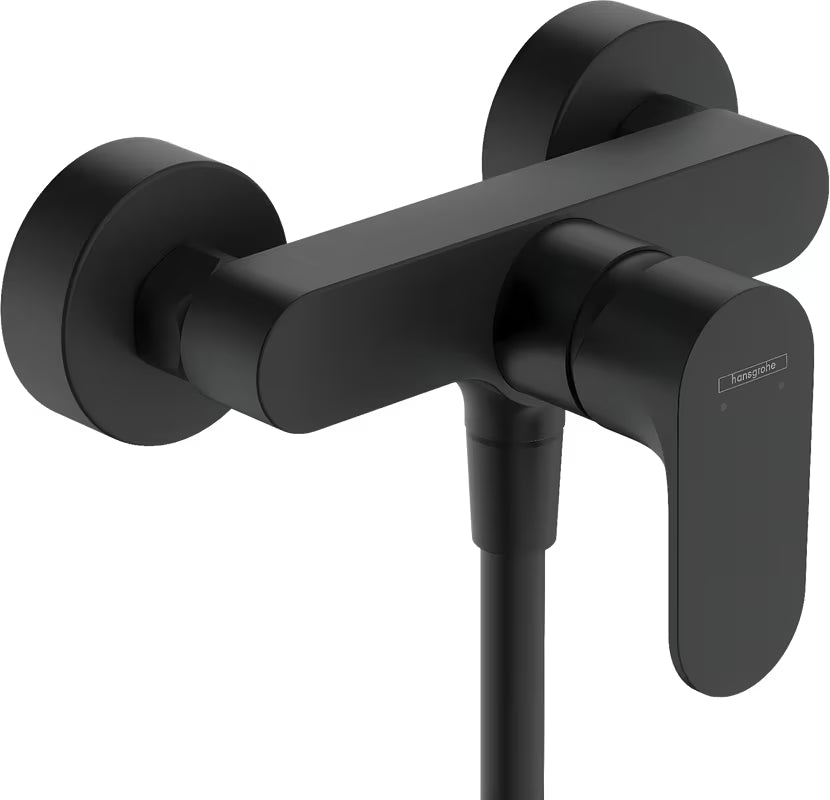 Jednoručna Baterija miješalica za tuš Hansgrohe Rebris S pro za nadžbuknu ugradnju u mat crnoj izvedbi.