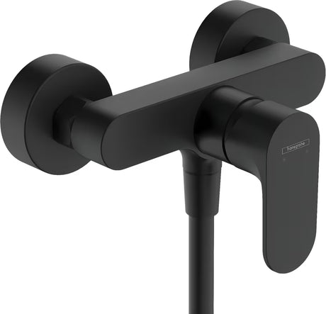 Jednoručna Baterija miješalica za tuš Hansgrohe Rebris S pro za nadžbuknu ugradnju u mat crnoj izvedbi.