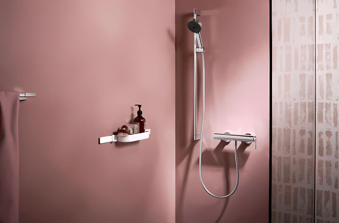 Plitka polica Hansgrohe wallstoris u mat bijeloj boji pro za odlaganje kupaonskih dodataka