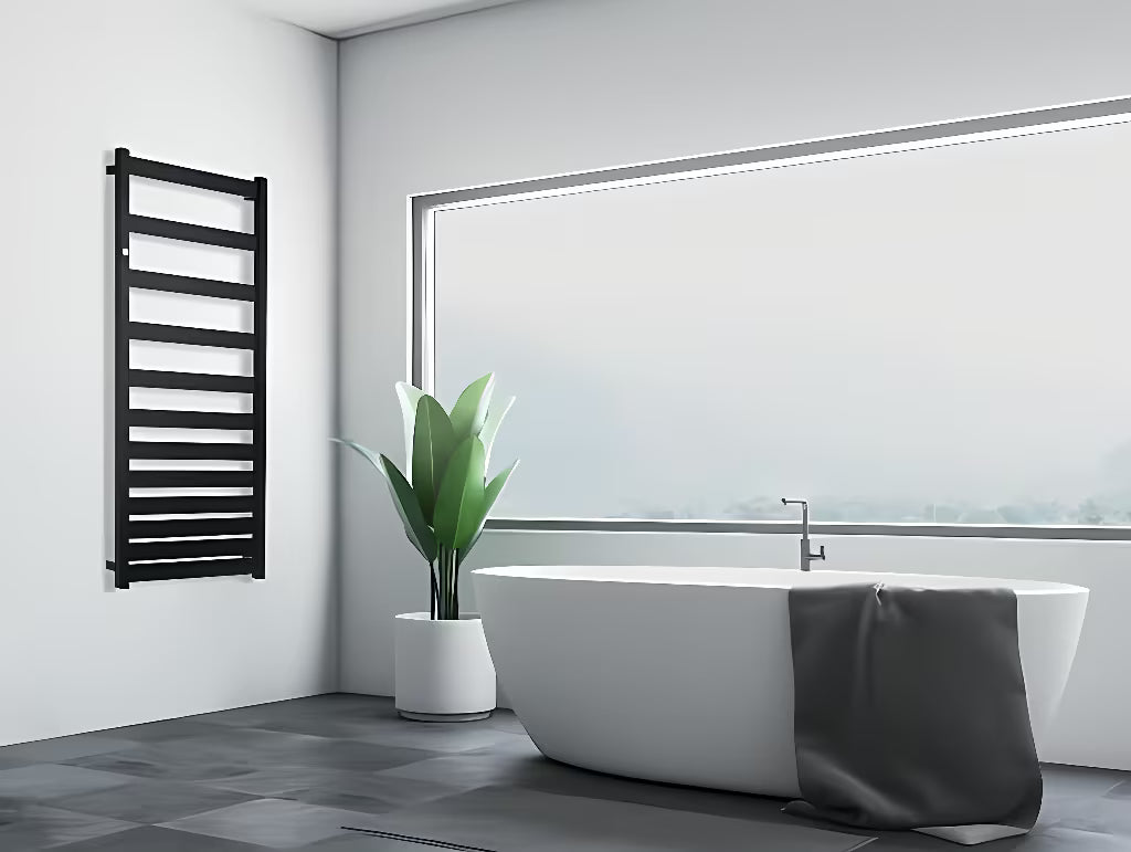 Kombinirani radijator Hopa Belti 60x157,3 cm u crnoj mat boji sa središnjim priključkom.