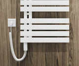 Bijela električna grijač za radijator Hopa Hot s dodirnim timerom i spiralnim kabelom za utičnicu.