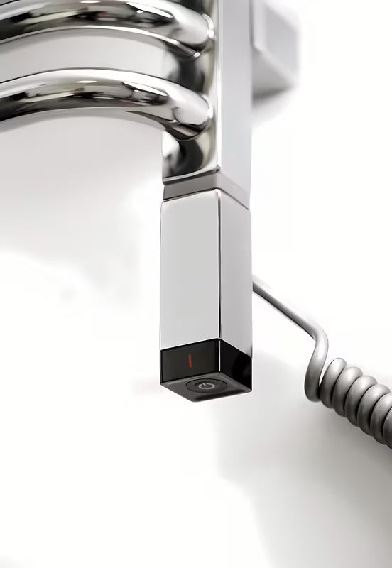 Sjajna kromirana grijač za radijator House Level One pro kupaonski radijator snage 300 W.