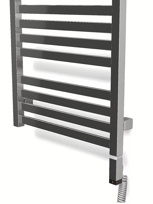 Sjajna kromirana grijač za radijator House Level One pro kupaonski radijator snage 300 W.