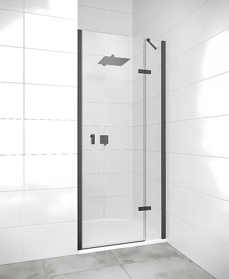 Bezokvirni tuš vrata Hüppe Strike New 90 cm s prozirnim staklom i crnim mat profilom.