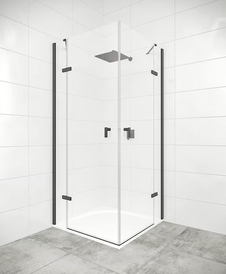 Kvadratni bezokvirni tuš kabina Hüppe Strike New 100x100 cm s prozirnim staklom i profilima u mat crnoj boji.