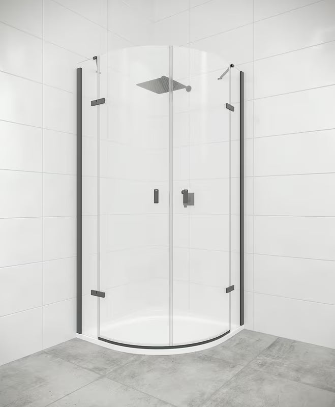 Polukružna tuš kabina Hüppe Strike New 90x90 cm s crnim profilima i prozirnim staklom