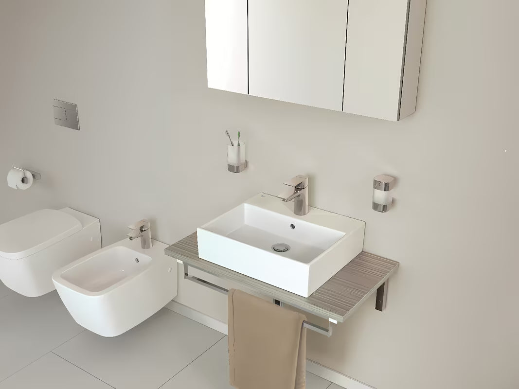 Bijeli keramički viseći umivaonik Ideal Standard Strada 60x42 cm s otvorom pro za slavinu u sredini