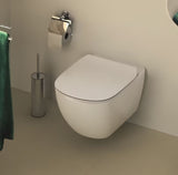 Bijeli viseća WC školjka Ideal Standard Tesi s tehnologijom AquaBlade i daskom sa soft Close