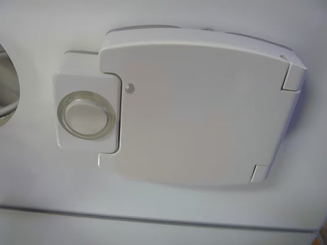 Pravokutno LED ogledalo Keramia Pro 50x80 cm s bijelim okvirom, vertikalna orijentacija i zaštita IP44.